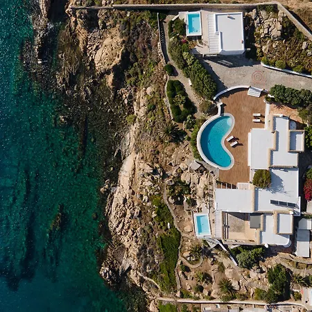 Etesians & Gæstehus