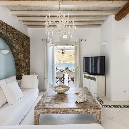 Penzion Etesians & Super Paradise Beach (Mykonos)