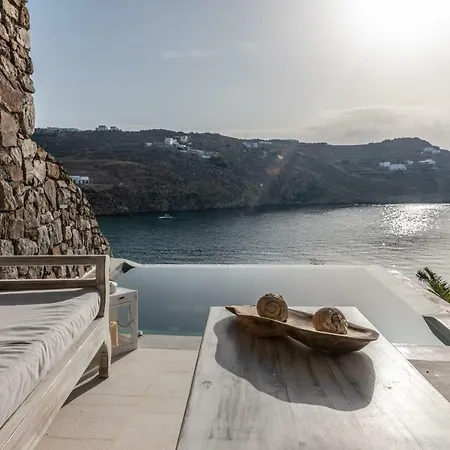 Etesians & Gæstehus Super Paradise Beach (Mykonos)