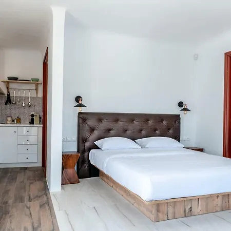 Etesians & Gæstehus