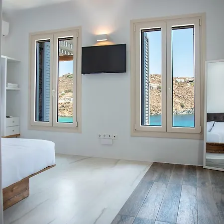 Etesians & Gæstehus Super Paradise Beach (Mykonos)