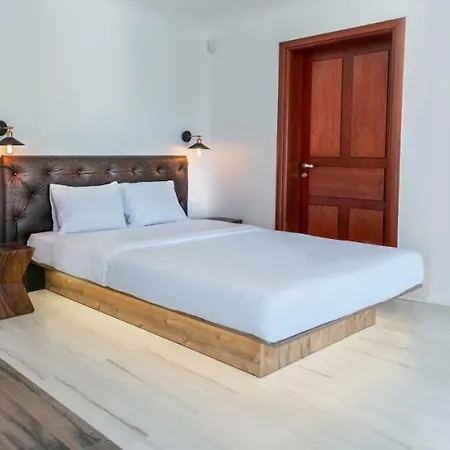 Etesians & Gæstehus 4*