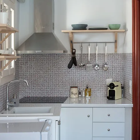 Guest house Etesians & Super Paradise Beach (Mykonos)