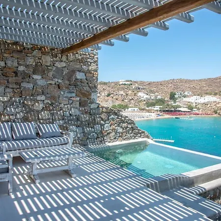Pensión Etesians Suites&villas