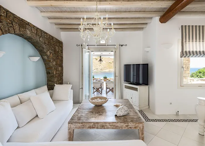 Guest house Etesians & Super Paradise Beach (Mykonos)