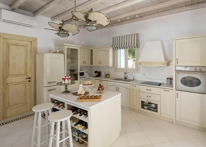 Etesians & Guest house 4*