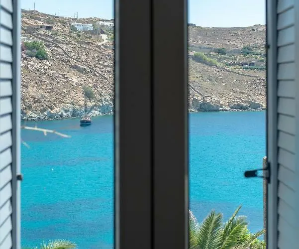 Etesians Suites&villas 4*