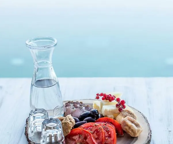 Guest house Etesians & Super Paradise Beach (Mykonos)