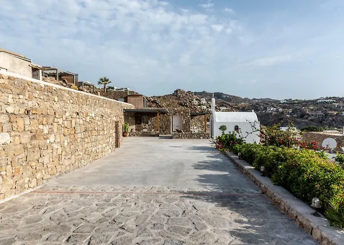 Guest house Etesians & Super Paradise Beach (Mykonos)