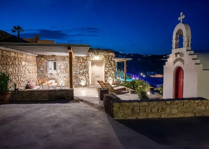 Guest house Etesians & Super Paradise Beach (Mykonos)